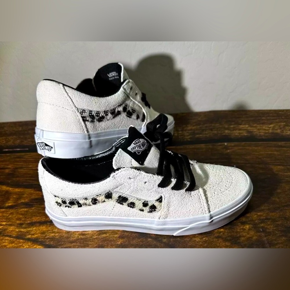 Vans Sk8-Low Soft Suede Marshmallow/Dalmatian Sneakers Shoes Women's 6.5 NEW